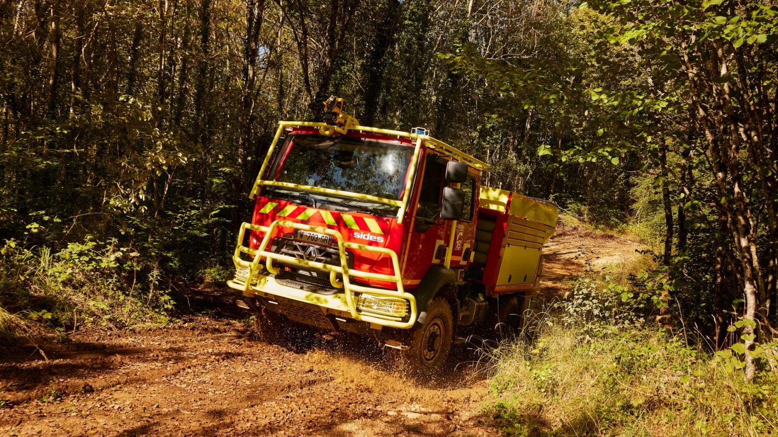 Camions de pompiers bloqués par l’AdBlue en plein incendie : Renault Trucks nous répond