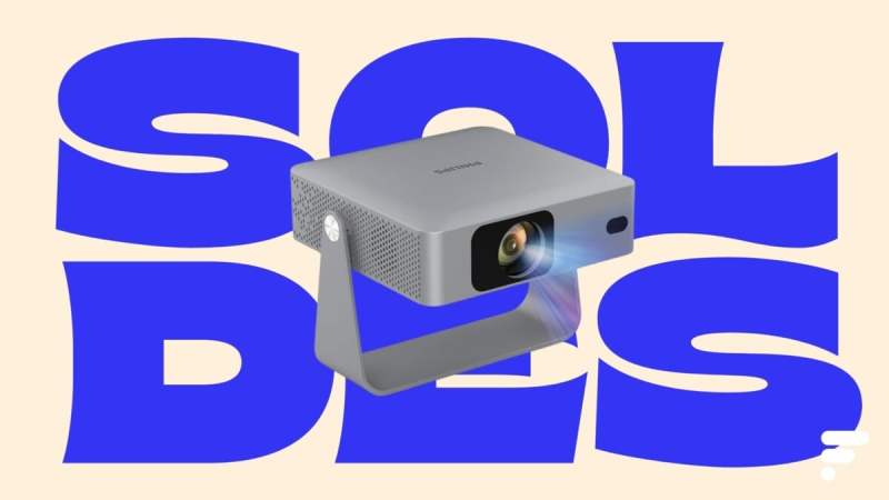 Ce mini vidéoprojecteur Full HD tout mignon avec support rotatif est soldé à moins de 150 €
