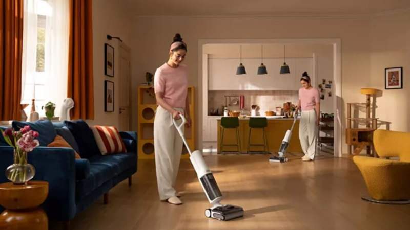 Le Roborock F25 RT Gen 2, l’aspirateur balai laveur qui se faufile sous les meubles, est à -40 %