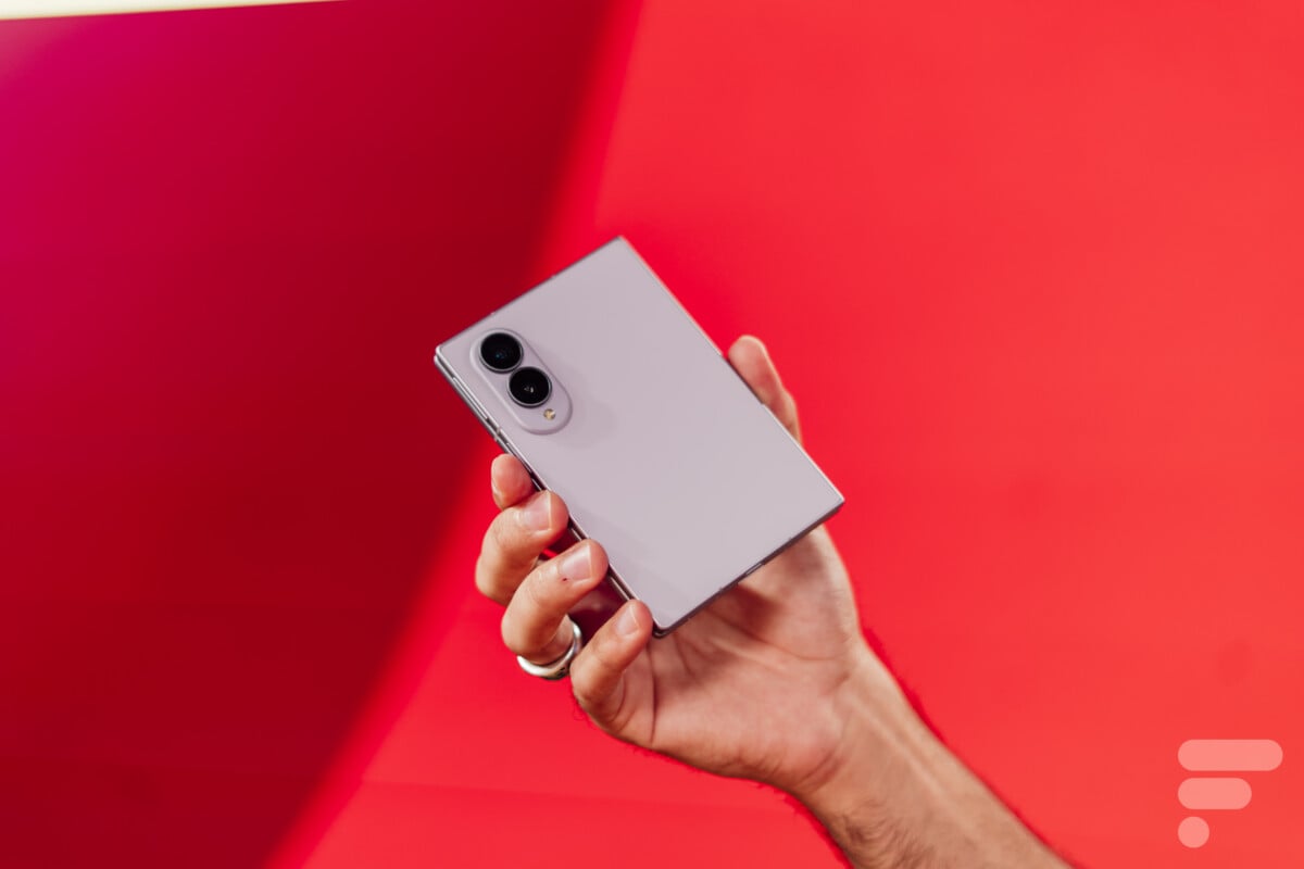 Samsung Galaxy Z Fold 8 // Source : Chloé Pertuis - Frandroid Samsung Galaxy Z Fold 8 // Source : Chloé Pertuis - Frandroid