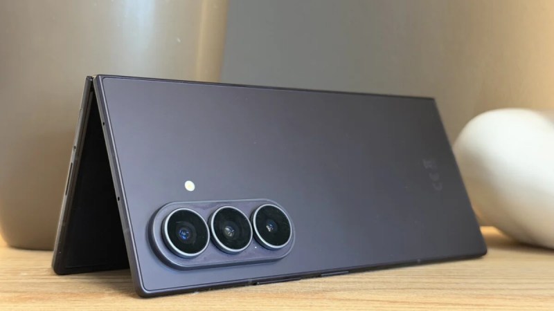 Voici le Samsung Galaxy Z Fold 8 Ultra : un Fold 7 plus fin et plus cher