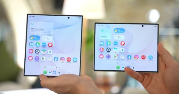 Samsung Galaxy Z Fold 8 Ultra et Galaxy Z Fold 8 // Source : Arnaud Gelineau - Frandroid Samsung Galaxy Z Fold 8 Ultra et Galaxy Z Fold 8 // Source : Arnaud Gelineau - Frandroid