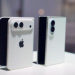 iPhone Ultra (maquette 3D) vs Samsung Galaxy Z Fold 8 // Source : Arnaud Gelineau - Frandroid