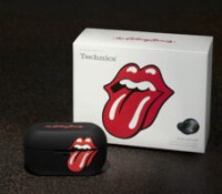 Technics EAH-AZ100 x Rolling Stones // Source : Technics Technics EAH-AZ100 x Rolling Stones // Source : Technics