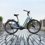 On a testé le Cube Supreme Hybrid Deluxe SLX 600 : le vélo électrique urbain ultime doté d&rsquo;un ABS et d&rsquo;une boîte automatique