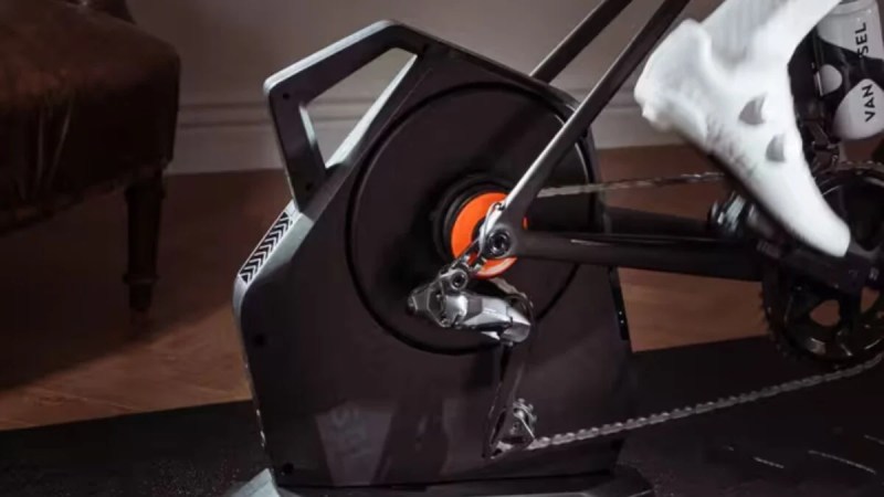 Decathlon casse le prix du Van Rysel RCR, son home trainer connecté ultime bradé à moins de 600 €