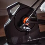 Decathlon casse le prix du Van Rysel RCR, son home trainer connecté ultime bradé à moins de 600 €