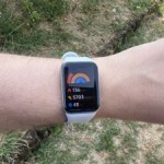 Le Xiaomi Smart Band 10 Pro, un bracelet connecté ultra-fiable et noté 8/10, chute à 64 €