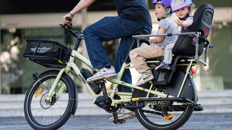 Le vélo cargo phare de Yuba gagne un nouveau moteur plus puissant et une plus grande batterie
