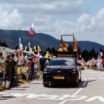 J&rsquo;ai suivi la caravane du Tour de France en voiture électrique : 170 km de cols sans panne d&rsquo;autonomie
