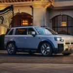 Le mythique Freelander est de retour : 818 ch, écran de 46 pouces et charge en 12 minutes pour ce SUV mi-anglais mi-chinois