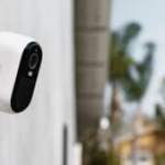 Pourquoi ce kit de caméras Arlo avec panneaux solaires à -31 % est le bon plan parfait avant les vacances