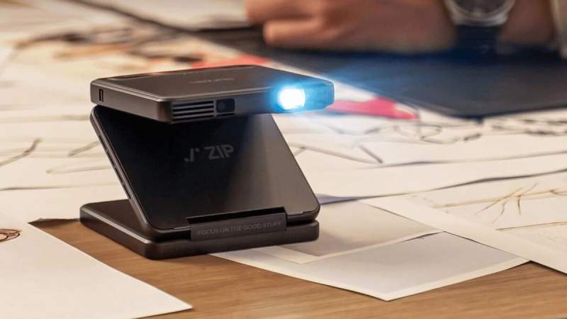 L’Aurzen Zip, un vidéoprojecteur de poche qui se plie en trois, perd 100 €