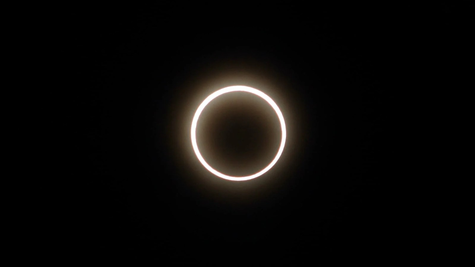 Éclipse solaire : comment vous assurer de la voir le 12 août, même en ville avec un soleil rasant ?