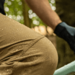 Ce nouveau spray « magique » promet de rendre vos vêtements vélo de nouveau déperlants