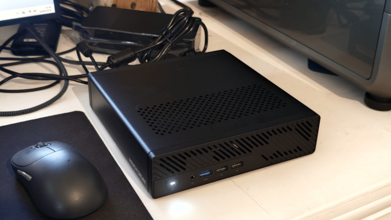 Test du Minisforum MS-03 : Panther Lake, triple 10 GbE et slot PCIe pour carte graphique dédiée