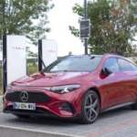 J’ai branché une Mercedes CLA électrique sur un Superchargeur Tesla : une recharge enfin possible, mais des choix qui interrogent