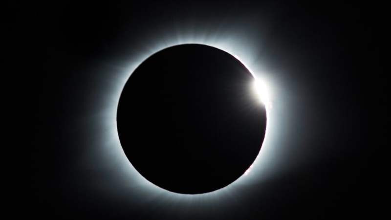 Éclipse solaire du 12 août : comment photographier le Soleil au smartphone sans abimer son capteur