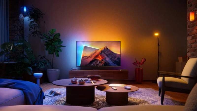 Ambitieux, ambiant et Ambilight : ce TV Philips QLED 4K 75″ à 999 € est un vrai bon plan pour le divertissement