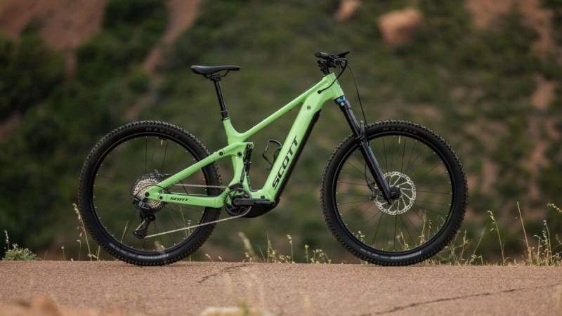 750 W, 120 Nm de couple et 800 Wh de batterie : le nouveau VTTAE de Scott veut frapper fort