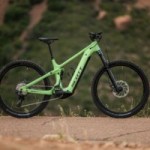 750 W, 120 Nm de couple et 800 Wh de batterie : le nouveau VTTAE de Scott veut frapper fort