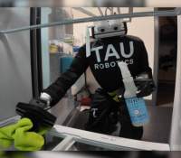 Ce robot humanoïde vient faire le ménage chez les gens. // Source : Tau Robotics