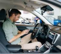 Des radars IA sont capables d'analyser le comportement des automobilistes au volant. // Source : Adobe STock/dikushin