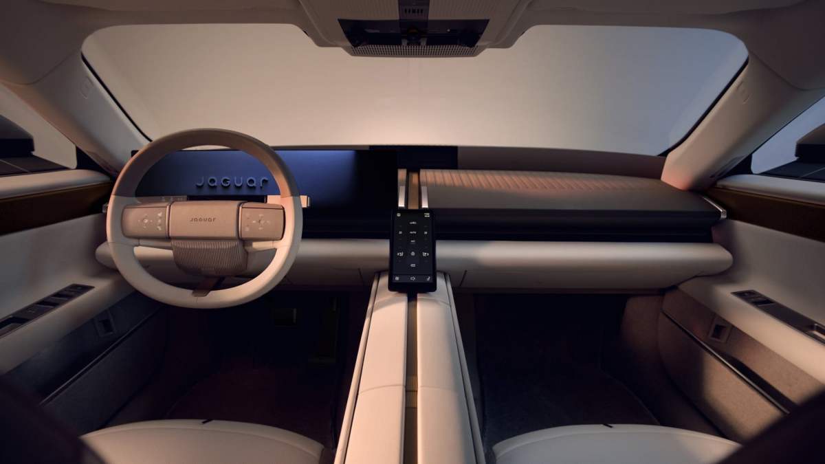Image Voici l’intérieur de la Jaguar Type 01 : 4 places, console traversante et zéro écran en vue