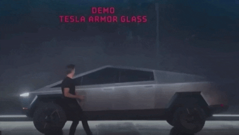 Tesla Cybertruck : Elon Musk explique pourquoi ses vitres se sont brisées