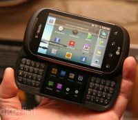 lg-qwerty-dual-screen-android-phone-0