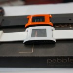 Prise en main de la montre Pebble Watch compatible Android et iOS