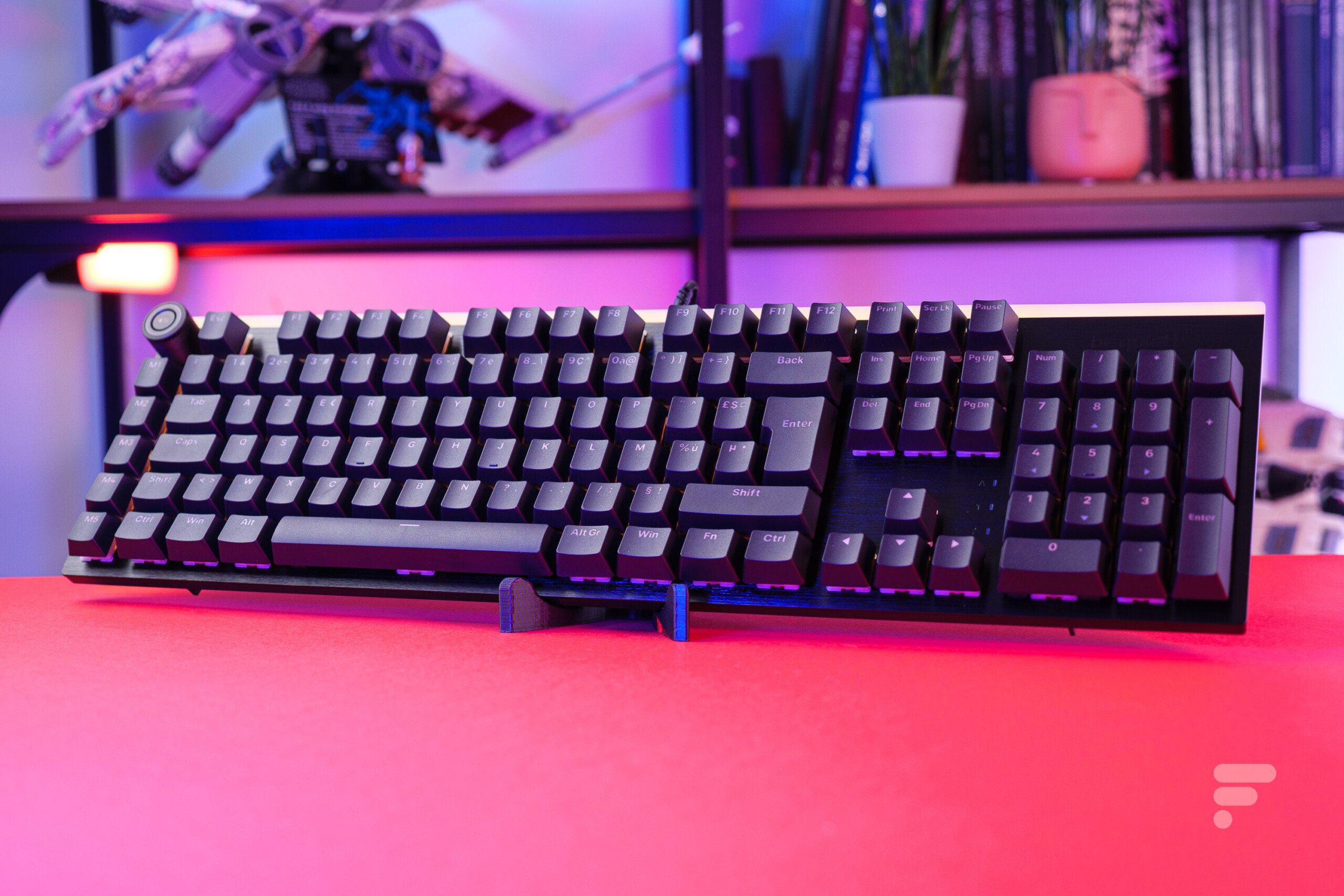 Be Quiet! Light Mount Clavier Mécanique Silencieux Linear UK ISO - Switches Pré-lubrifiés, ARGB, Molette 3D