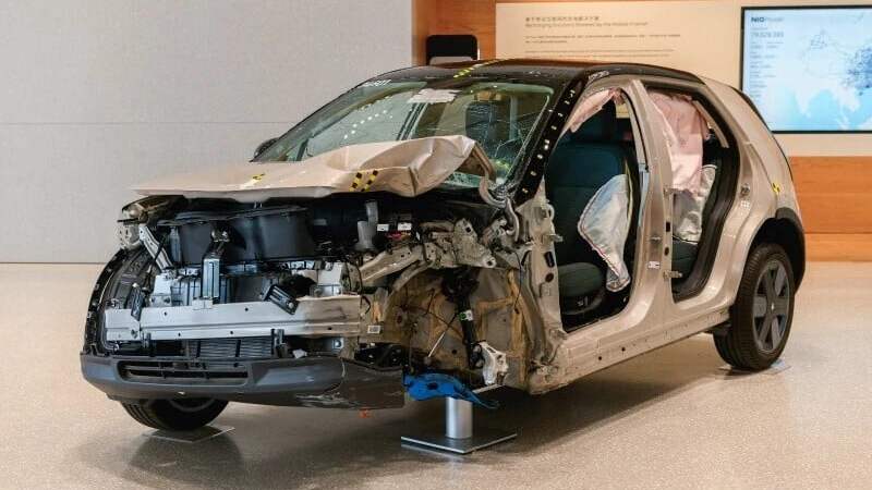 La concurrente chinoise de la R5 électrique vendue en Europe impressionne au crash-test