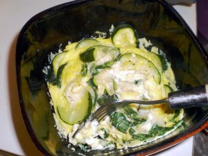 Préparation du petit flan mousseux chèvre-courgettes-basilic Préparation du petit flan mousseux chèvre-courgettes-basilic