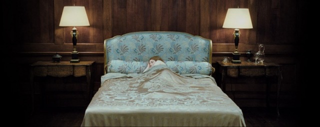 sleeping-beauty-julia-leigh-film-jane-campion-2011-www-lylybye-blogspot-com_11