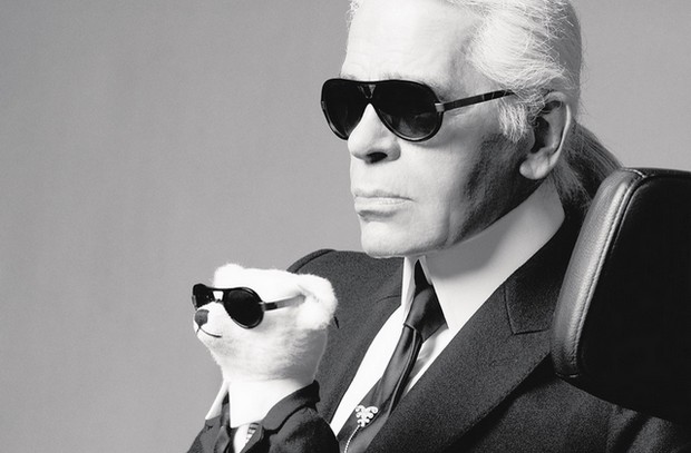 Karl Lagerfeld et son animal de compagnie, au naturel