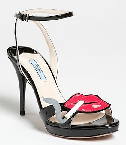 prada chaussure qui fume