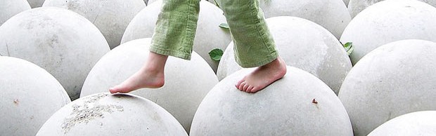 marcher-sur-des-oeufs Être jeune fille au pair, c'est un peu marcher sur des œufs (oui, pardon, elle était facile)