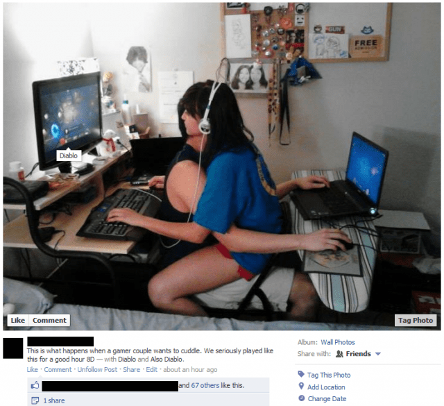 Voici ce qui arrive quand un couple de gamers veut se câliner. Nous avons sérieusement joué comme ça pendant une bonne heure.