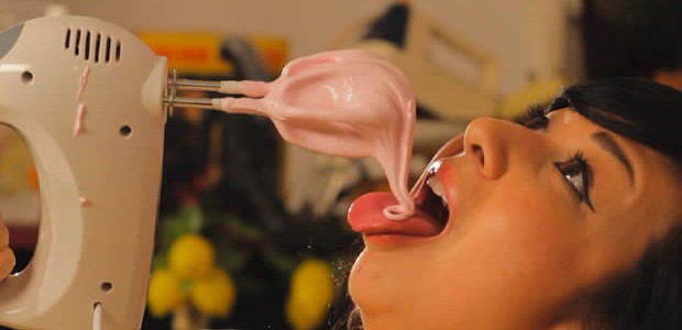 girlseatfoodbatteur girlseatfoodbatteur