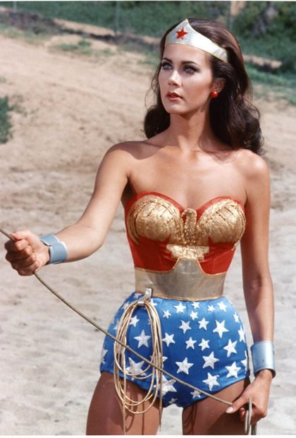 Lynda Carter série Wonder Woman 1976