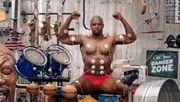 terry-crews-musique-muscles-pub-180×124