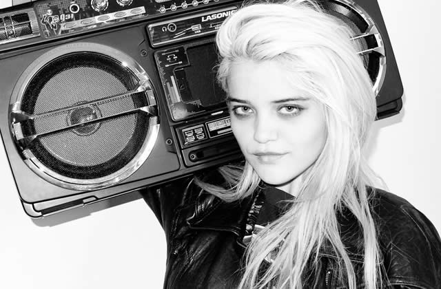 sky-ferreira-everything-is-embarrassing