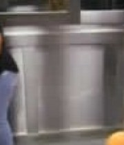 petite-fille-flippante-ascenseur-video-180×124
