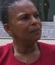 christiane-taubira-ovationnee-discours-mariage-pour-tous-180×124