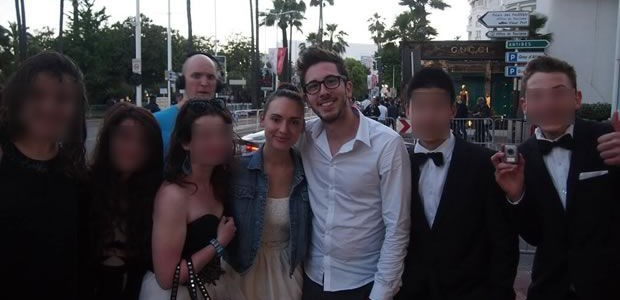 photobomb-patron photobomb-patron