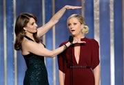 tina-fey-amy-poehler-golden-globes-2014-2015-180×124