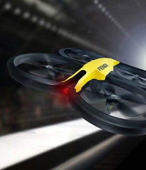 fendi-diffuse-defile-direct-drones