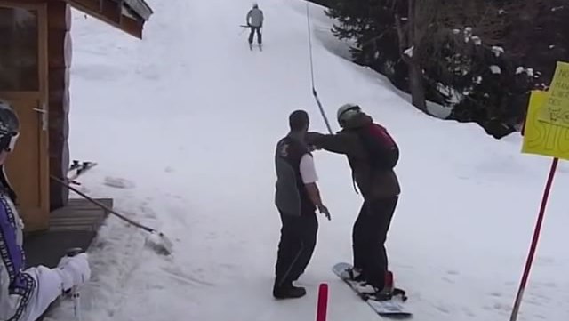 snowboarder-maladroit-tire-fesse-fail