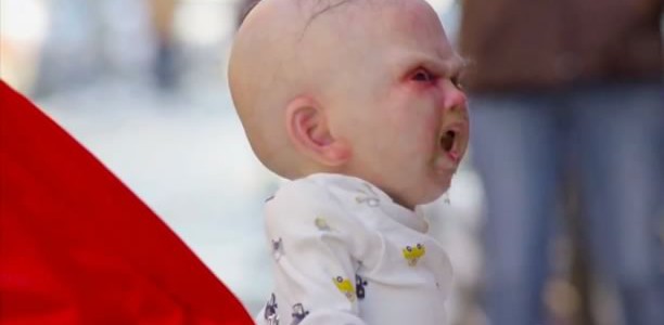 bébé qui fait peur bébé qui fait peur